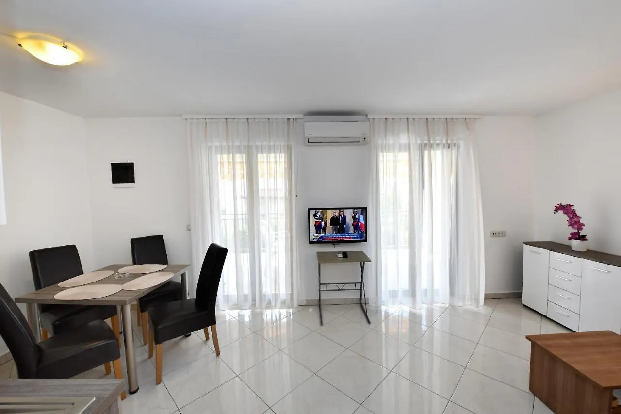 Apartments Jasmina Porec Croatia
