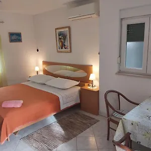  Apartment Seaside For 2 P Kroatien