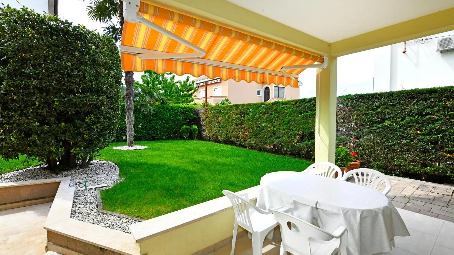 Apartments Jasmina Porec 0*,